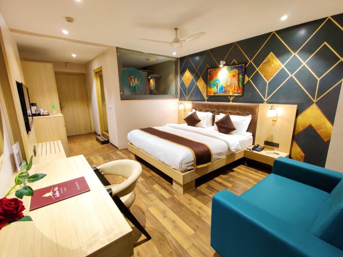 Hotel Sadbhav Villa Surat Exteriör bild