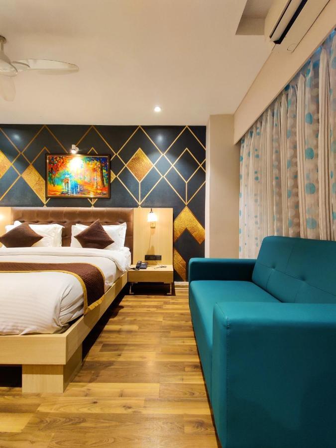 Hotel Sadbhav Villa Surat Exteriör bild